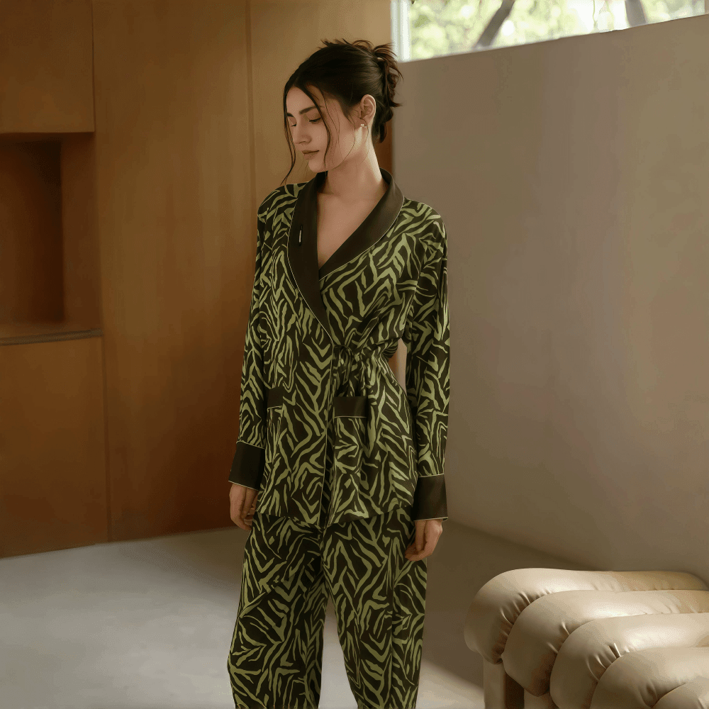 Black and green striped ribbon light luxury pyjamas for women - VINEEMAN