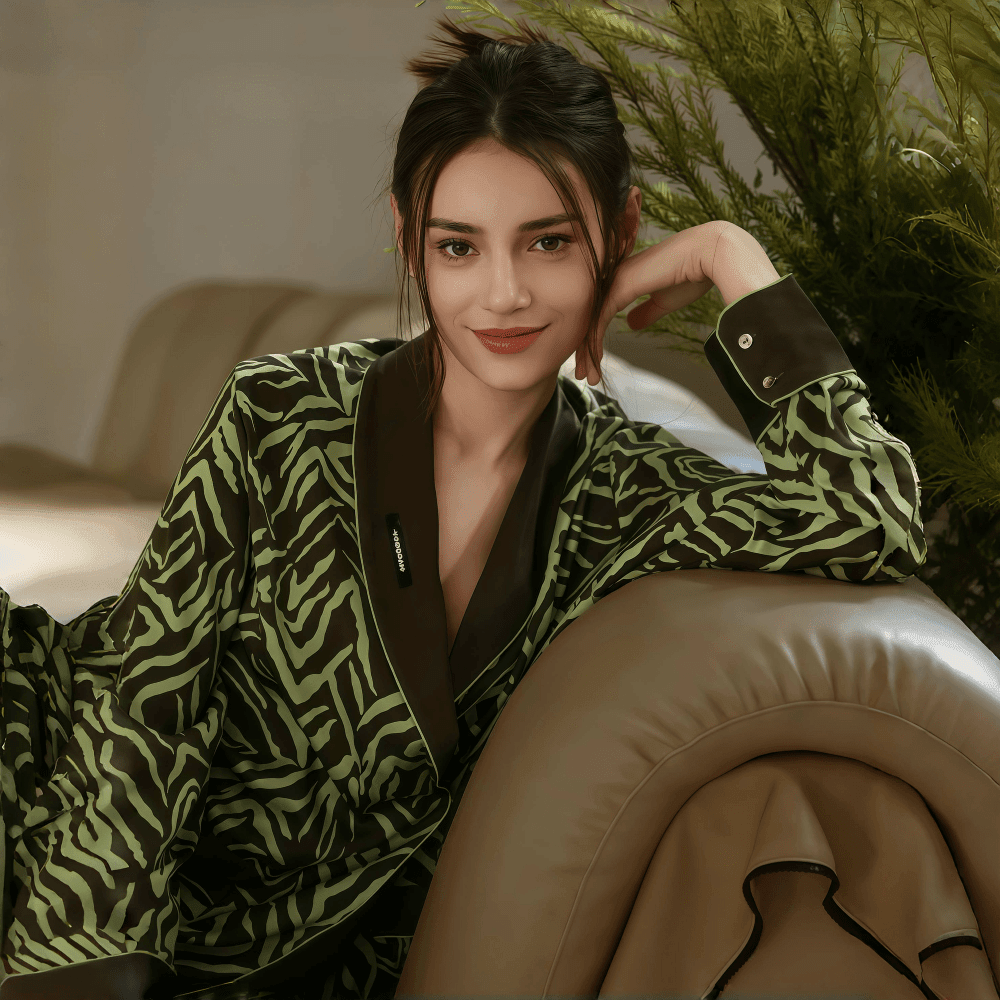 Black and green striped ribbon light luxury pyjamas for women - VINEEMAN