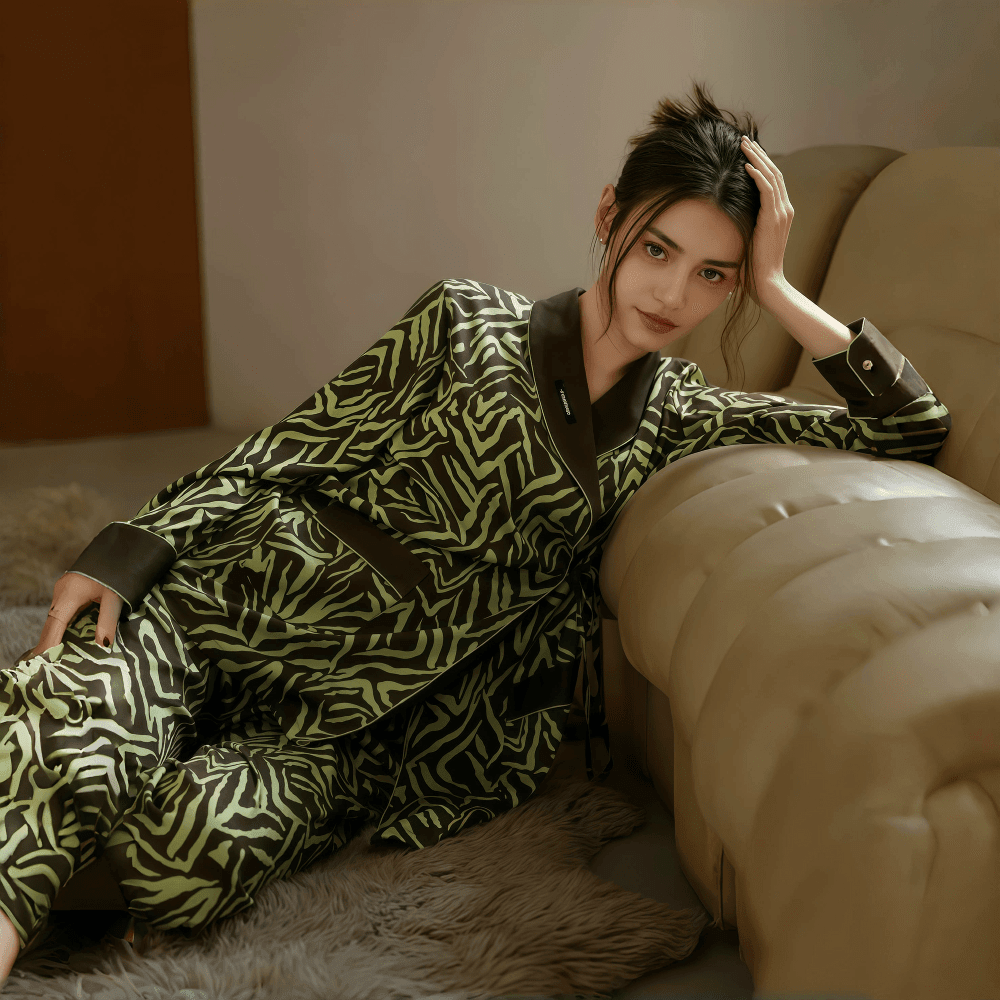 Black and green striped ribbon light luxury pyjamas for women - VINEEMAN