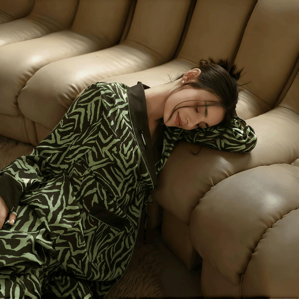 Black and green striped ribbon light luxury pyjamas for women - VINEEMAN