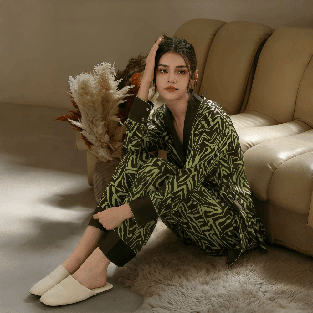 Black and green striped ribbon light luxury pyjamas for women - VINEEMAN