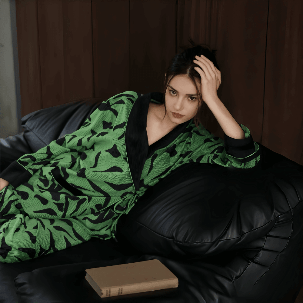 Green long - sleeved plush pajamas for women - VINEEMAN