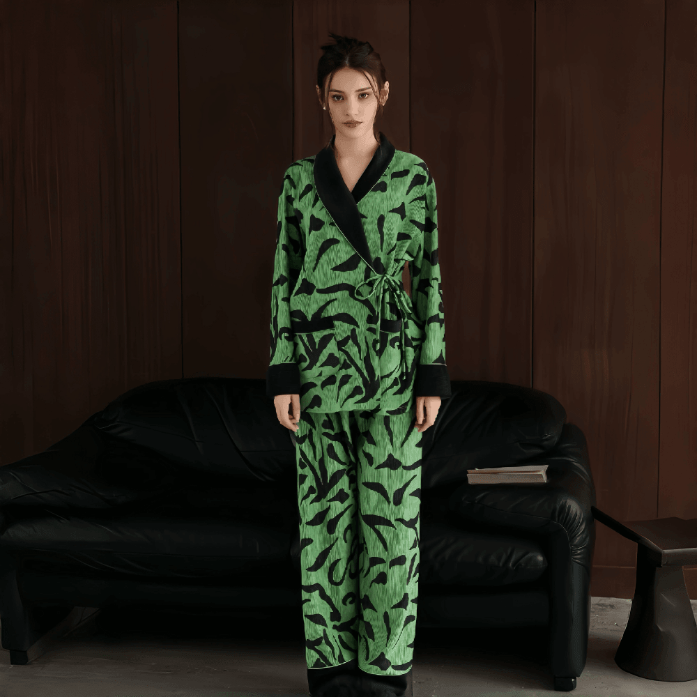 Green long - sleeved plush pajamas for women - VINEEMAN