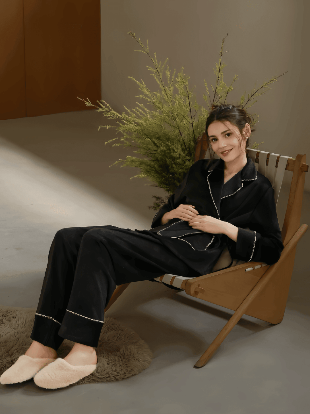 Plush women‘s autumn and winter lace - up lapel long - sleeved pajamas - VINEEMAN